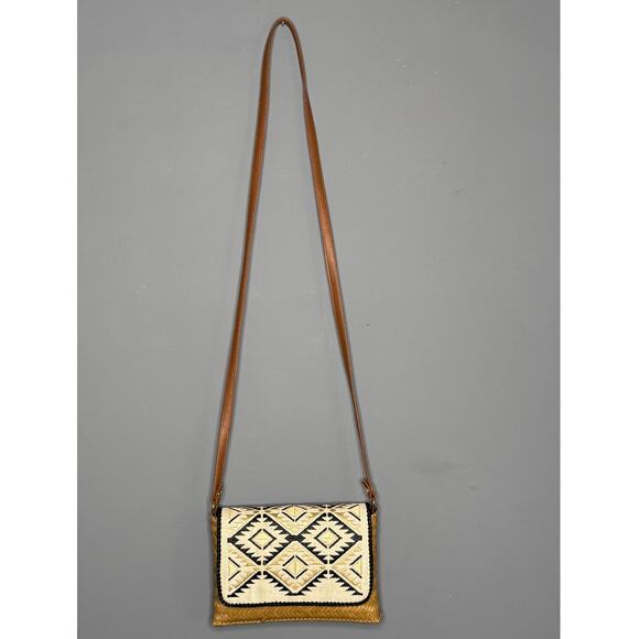 Bohemian Navajo Style Weaving Wicker Crossbody Bag. - Picture 2 of 6